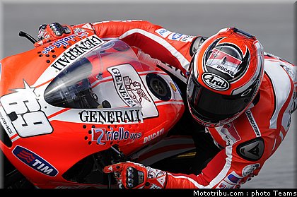 motogp_test_malaisie_2011_hayden_02.jpg