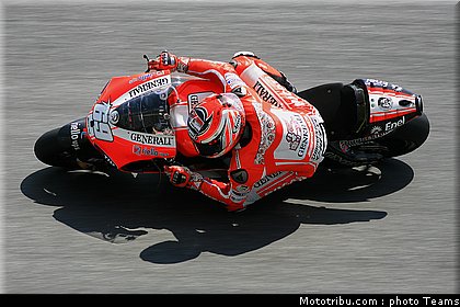 motogp_test_malaisie_2011_hayden_04.jpg