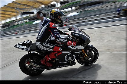 motogp_test_malaisie_2011_lorenzo_17.jpg