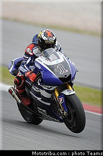 motogp_test_malaisie_2011_lorenzo_44.jpg