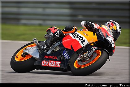 motogp_test_malaisie_2011_pedrosa_05.jpg