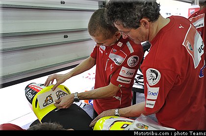 motogp_test_malaisie_2011_rossi_43.JPG