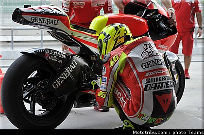 motogp_test_malaisie_2011_rossi_52.JPG