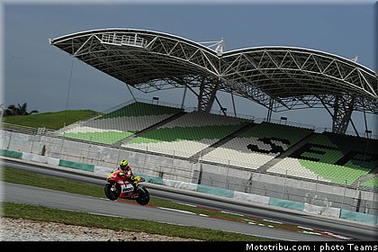 motogp_test_malaisie_2011_rossi_64.jpg