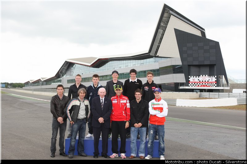 silverstone_2011_rossi_et_les_anglais