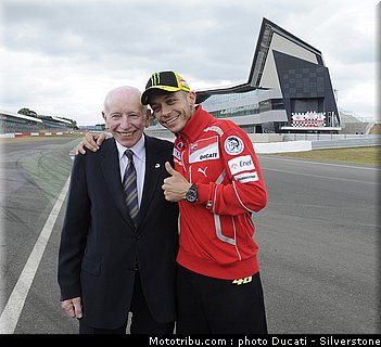 silverstone_2011_rossi_surtees_2.JPG