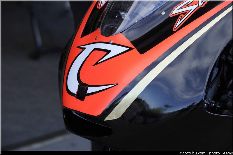 motogp_capirossi_04_test_valence_2010