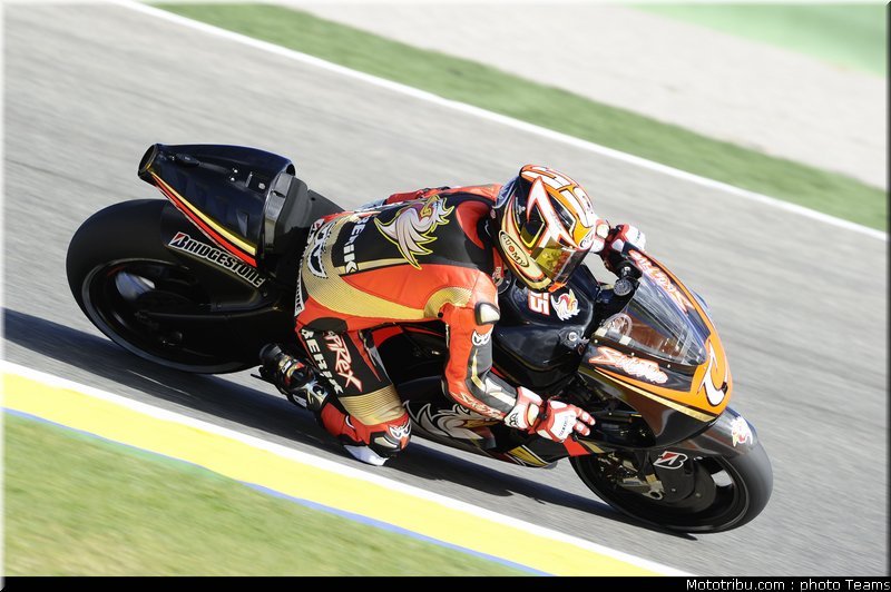 motogp_capirossi_07_test_valence_2010
