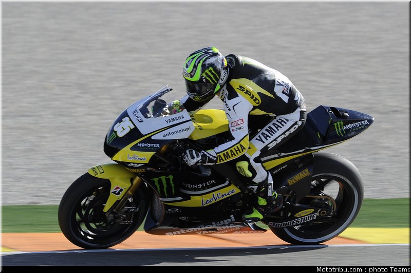 motogp_crutchlow_09_test_valence_2010