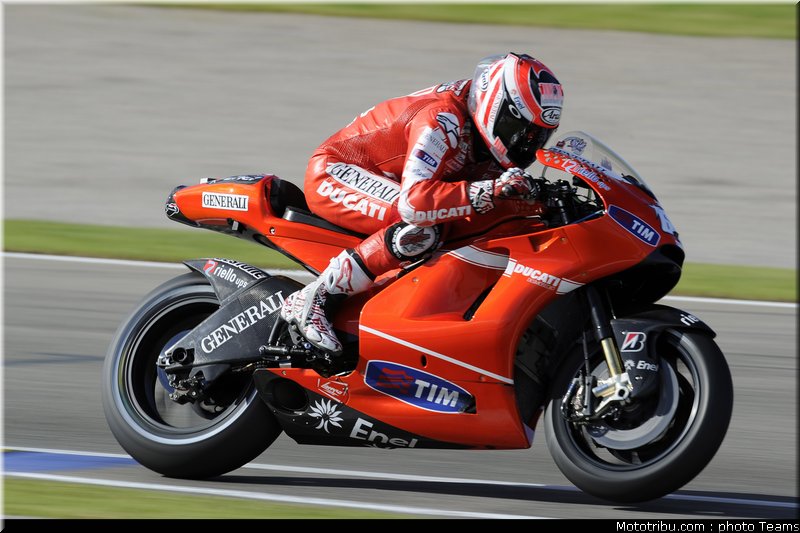 motogp_hayden_02_test_valence_2010