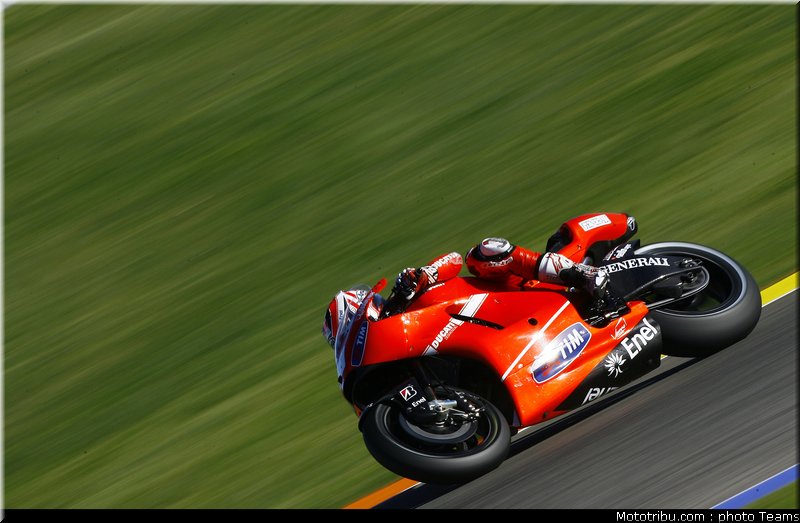 motogp_hayden_05_test_valence_2010