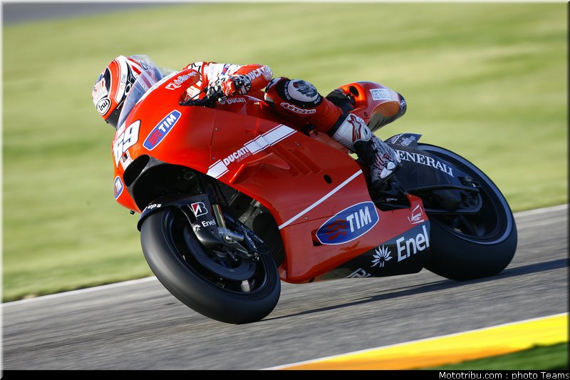 motogp_hayden_07_test_valence_2010
