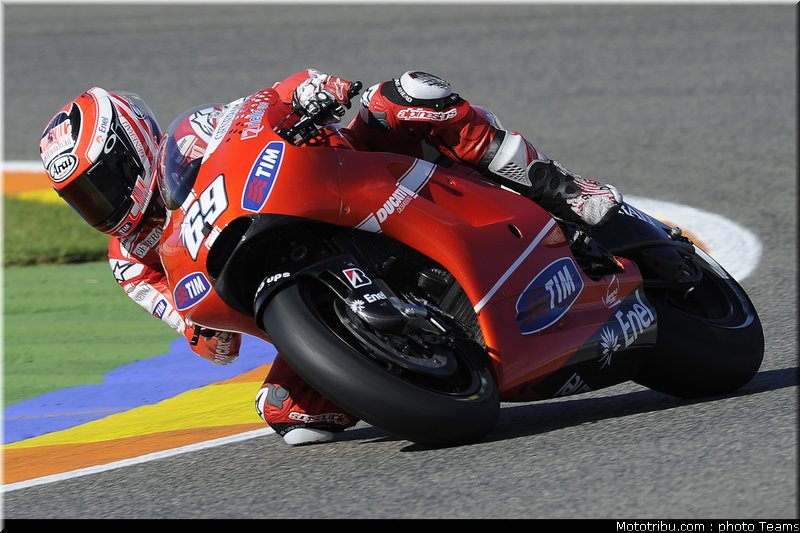 motogp_hayden_14_test_valence_2010