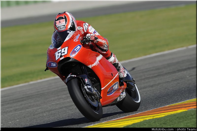 motogp_hayden_15_test_valence_2010