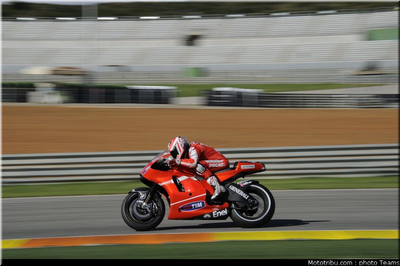 motogp_hayden_17_test_valence_2010