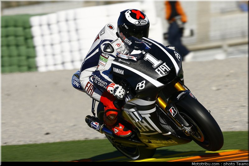 motogp_lorenzo_07_test_valence_2010