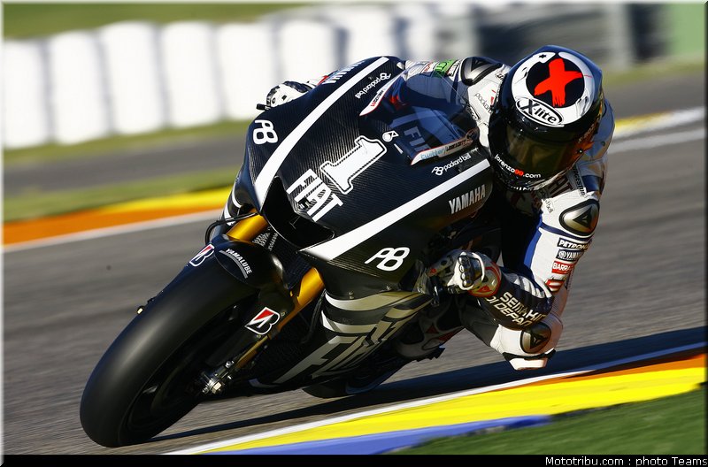 motogp_lorenzo_08_test_valence_2010