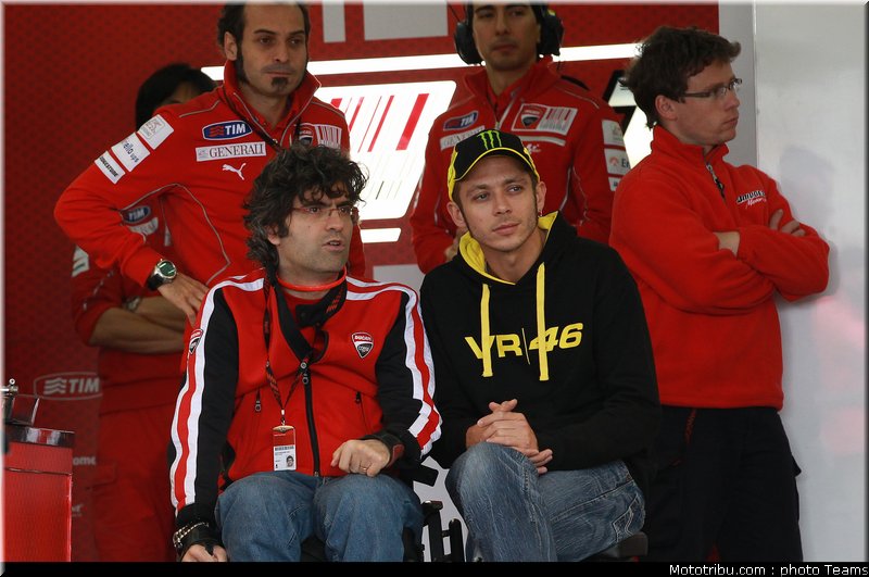 motogp_rossi_001_test_valence_2010
