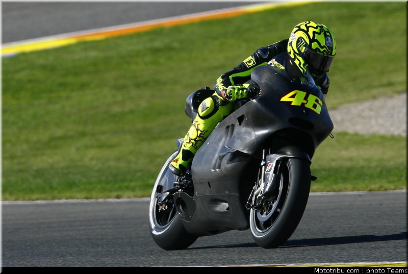 motogp_rossi_002_test_valence_2010