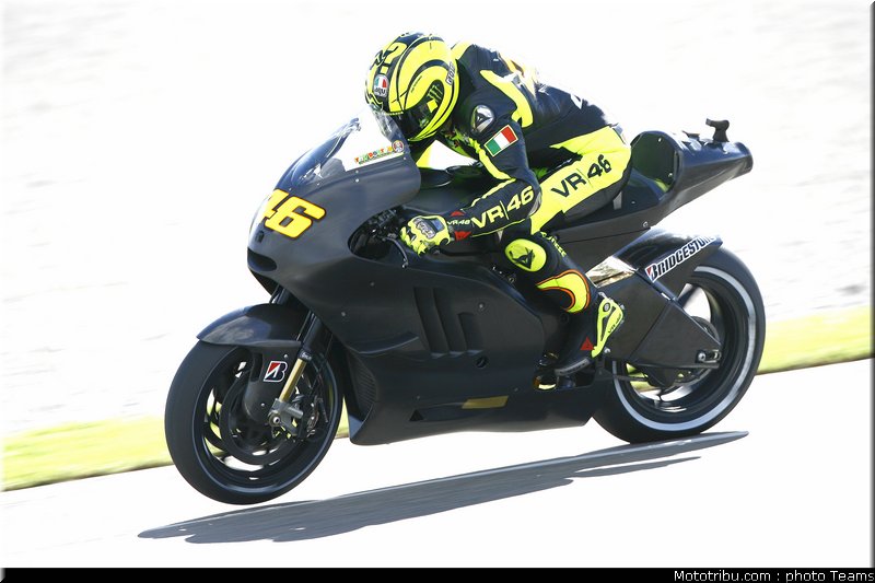 motogp_rossi_004_test_valence_2010