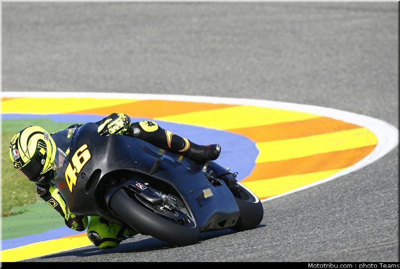 motogp_rossi_006_test_valence_2010
