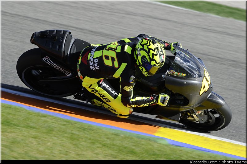 motogp_rossi_013_test_valence_2010