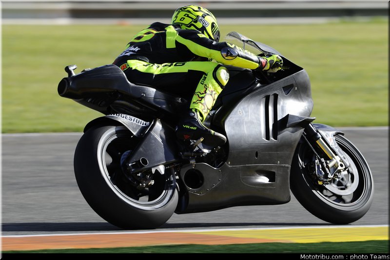 motogp_rossi_027_test_valence_2010