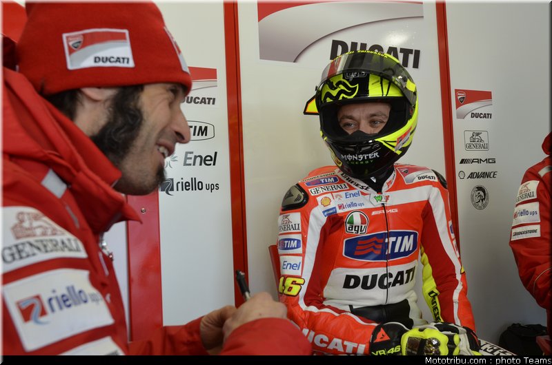 motogp_rossi_034_test_valence_2010