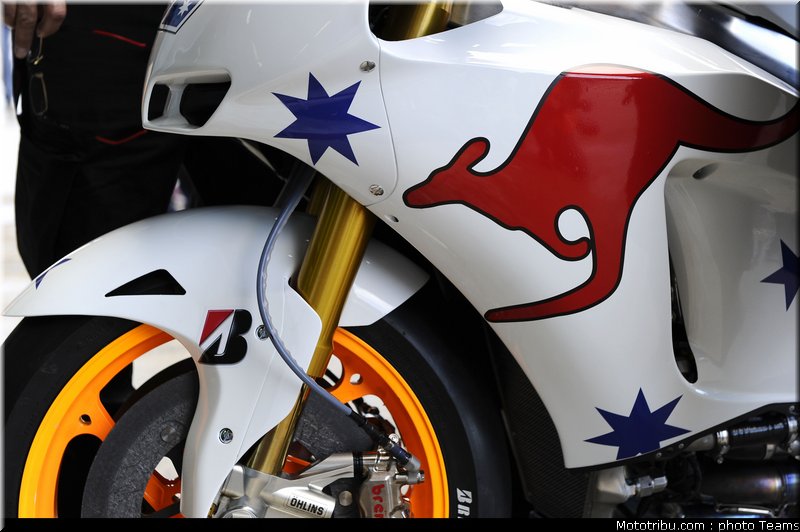 motogp_stoner_06_test_valence_2010