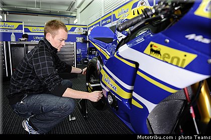 moto2_smith_21_test_valence_2010.jpg