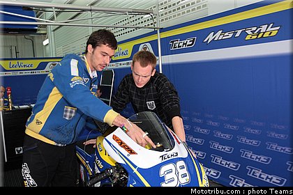 moto2_smith_22_test_valence_2010.jpg