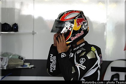 motogp_aoyama_4_test_valence_2010.jpg