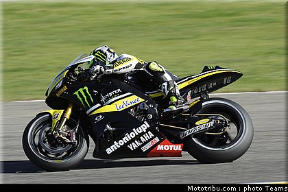 motogp_crutchlow_42_test_valence_2010.jpg