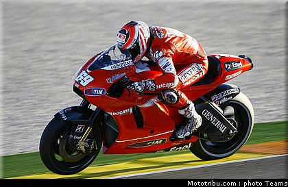 motogp_hayden_03_test_valence_2010.jpg