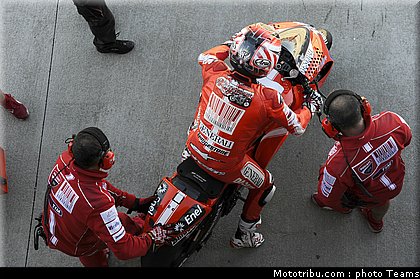 motogp_hayden_10_test_valence_2010.jpg