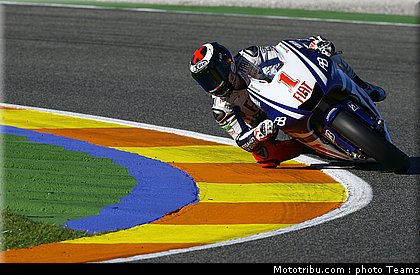 motogp_lorenzo_03_test_valence_2010.jpg