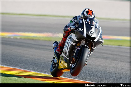 motogp_lorenzo_22_test_valence_2010.jpg