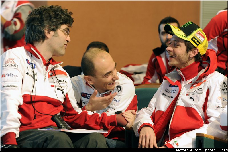 motogp_2012_ducati_vrooom_027