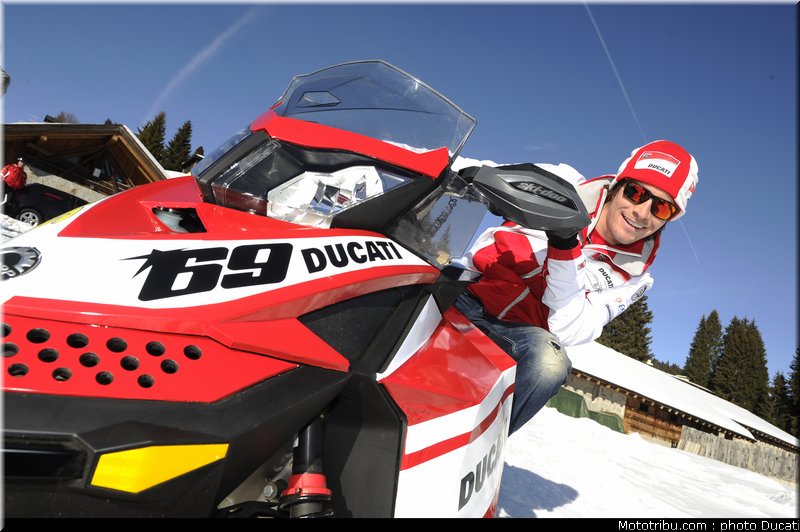 motogp_2012_ducati_vrooom_032