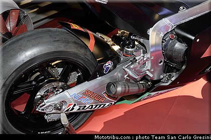 team_gresini_pirro_07.jpg