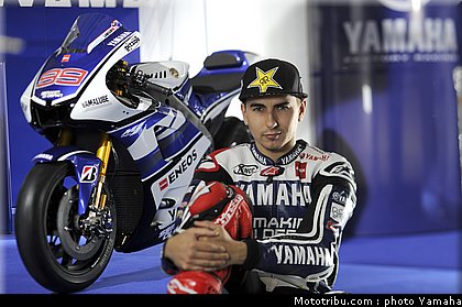 lorenzo_11_motogp_2012_team_yamaha.jpg