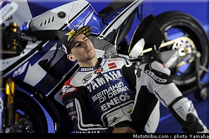 lorenzo_12_motogp_2012_team_yamaha.jpg
