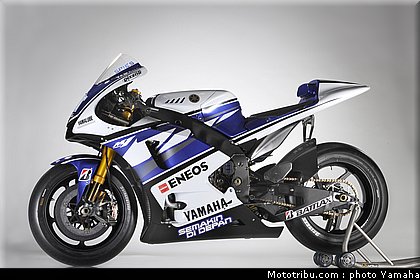 spies_08_motogp_2012_team_yamaha.jpg