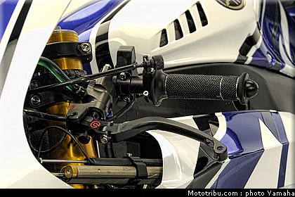 yzr_m1_06_motogp_2012_team_yamaha.jpg