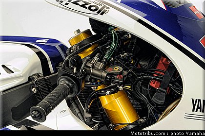 yzr_m1_07_motogp_2012_team_yamaha.jpg