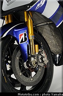 yzr_m1_08_motogp_2012_team_yamaha.jpg
