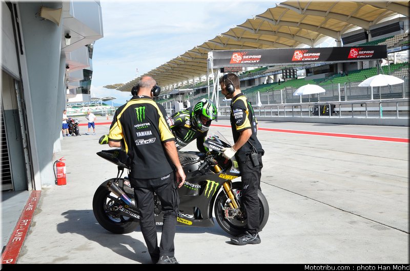 crutchlow_005_motogp_2012_test_malaisie