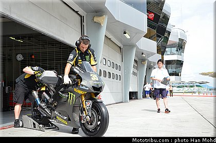 crutchlow_003_motogp_2012_test_malaisie.jpg