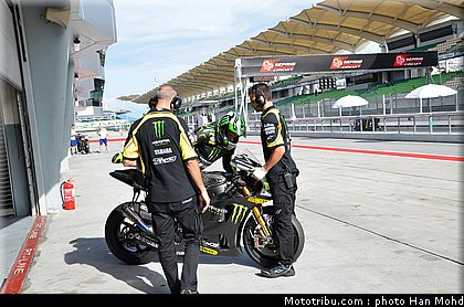 crutchlow_005_motogp_2012_test_malaisie.jpg