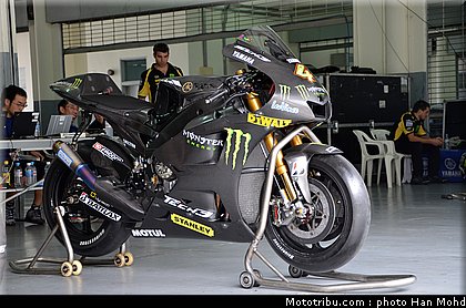 dovizioso_004_motogp_2012_test_malaisie.jpg